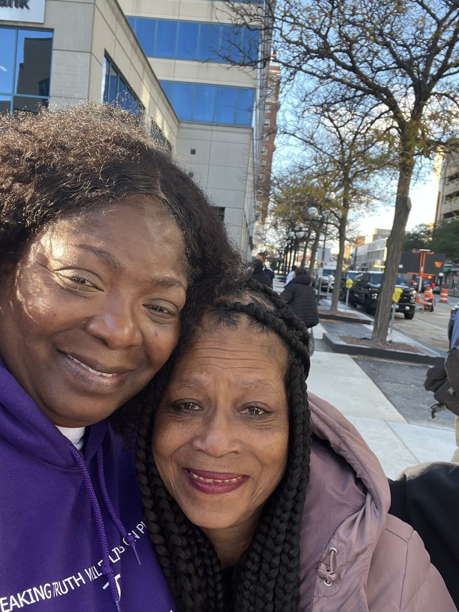 AnjanetteYoung0's tweet image. The past 2 weeks have been a 🌪️
It was an honor to stand with this family. The verdict wasn't what we hoped for! 😔This experience underscores the need for a justice system that is JUST for ppl who look like US! 
SAY HER NAME!!! Sonya! Massey’
#IAMHER