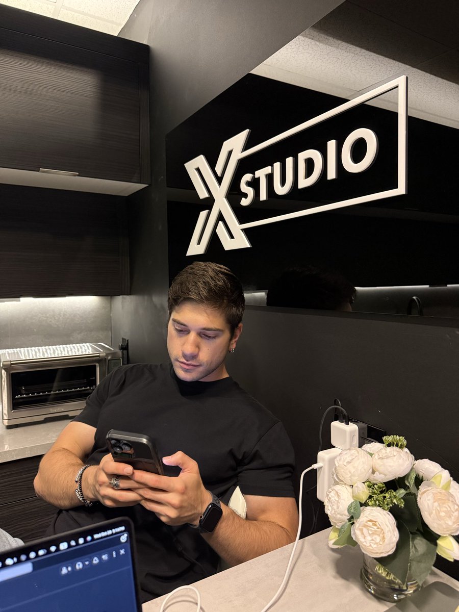 Yo <a href="/X/">X</a> sponsor my man <a href="/BoraMutluoglu/">Bora | Reacher</a>