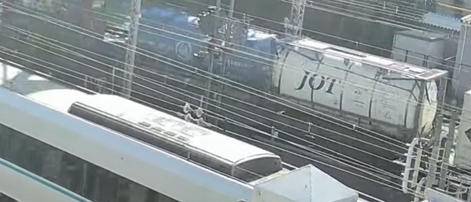 摂州高速貨物 on X