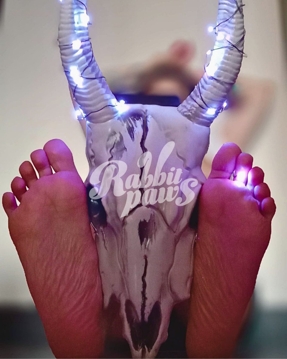 RabbitPaws85's tweet photo. Do you like soles? 💦🧴
#sole #feetworshi̇p #feetphoto https://t.co/dTbiWOlxoU