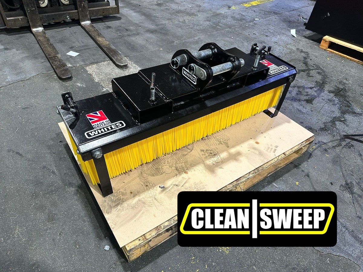 WhitesBuckets's tweet photo. Clean Sweep ECO 🇬🇧👊🏻🧹 
➡️ PB0640 = 1200mm wide 
➡️ 6 rows of quality European bristles 
➡️ Folding storage legs 
➡️ Fork pockets &amp; Head bracket
➡️ 1.5t-3.0t carrier 
➡️ Made in Britain 🇬🇧 
#whitesdifference #attachments #buckets #couplers #manufacturing #planthire #cleansweep https://t.co/qZ10uhXGW8