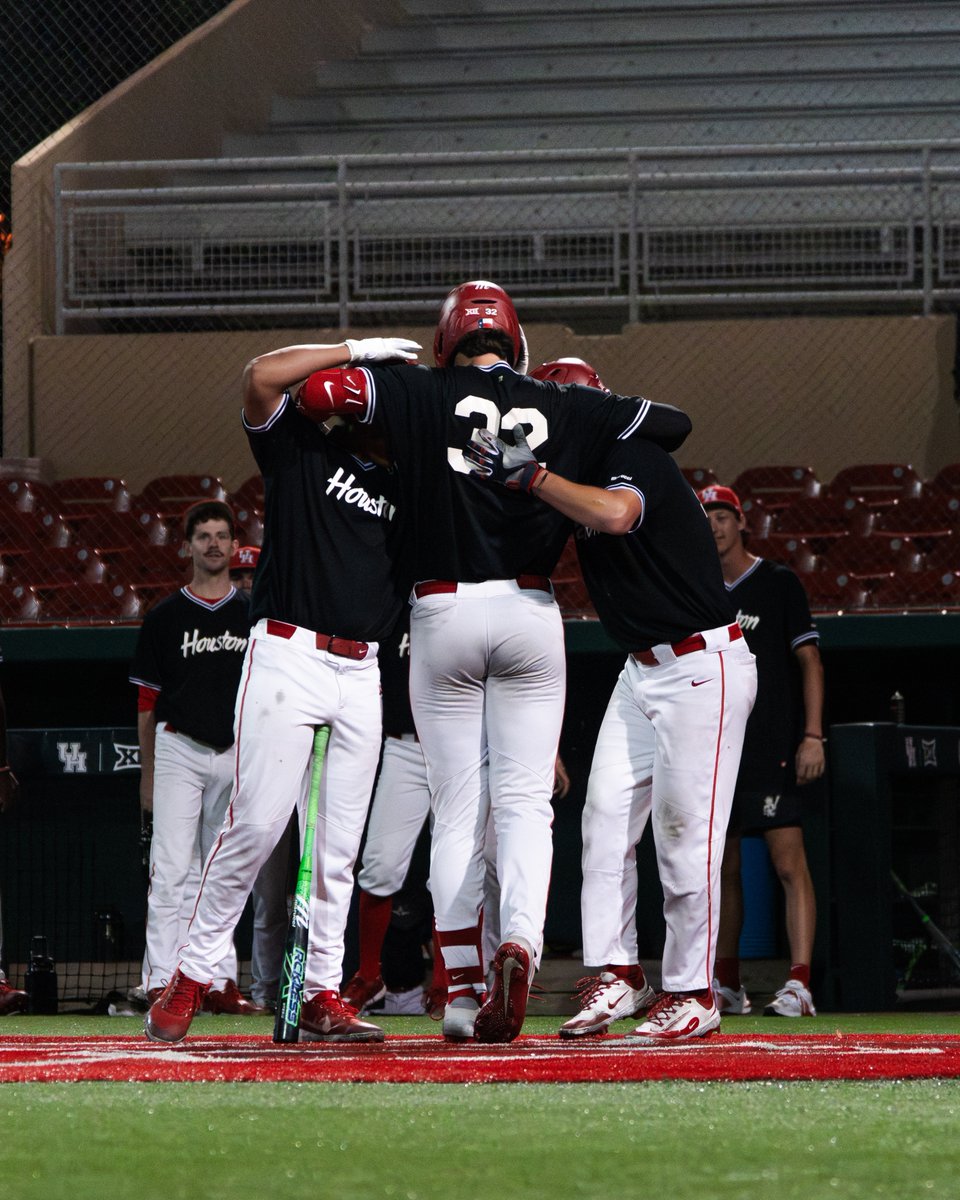 UHCougarBB's tweet image. Two down, one to go. 

The Red &amp;amp; White Series is decided tomorrow. ⚔️