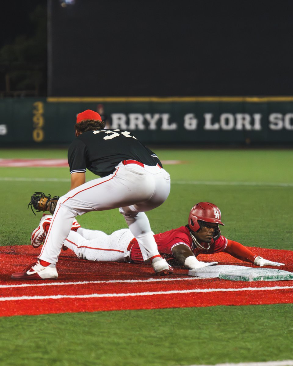 UHCougarBB's tweet image. Two down, one to go. 

The Red &amp;amp; White Series is decided tomorrow. ⚔️