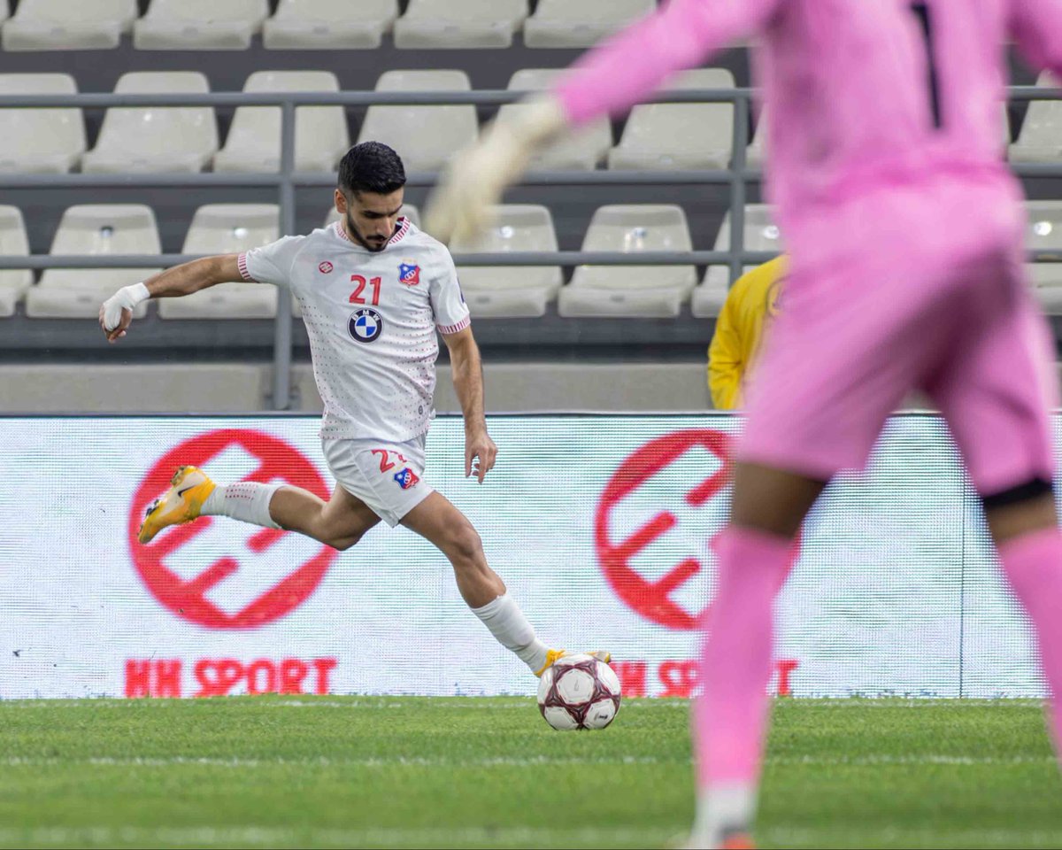 A single shadow hides the sun 🤩😂