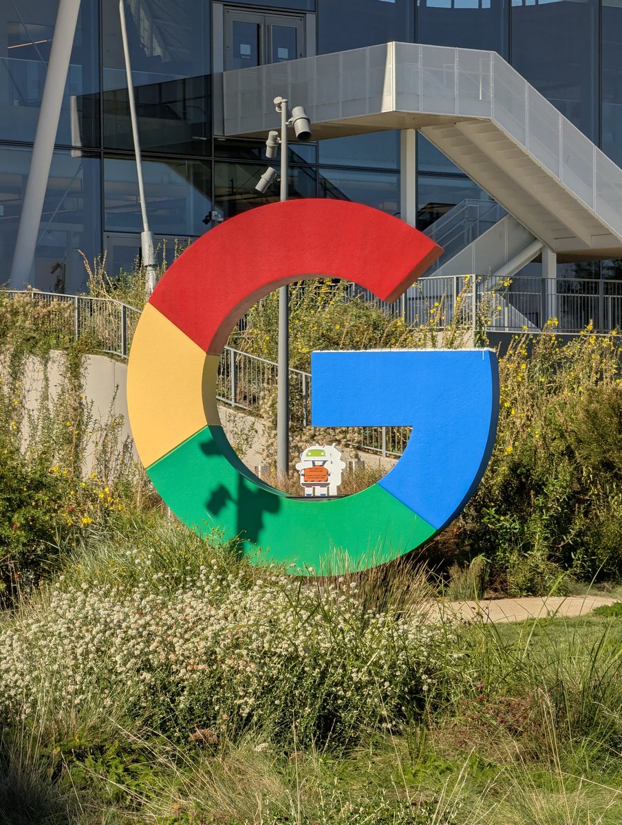 Llevando a la familia a conocer la madre nodriza 🤖 

La mini ciudad Google 

<a href="/lifeatgoogle/">Life at Google</a>