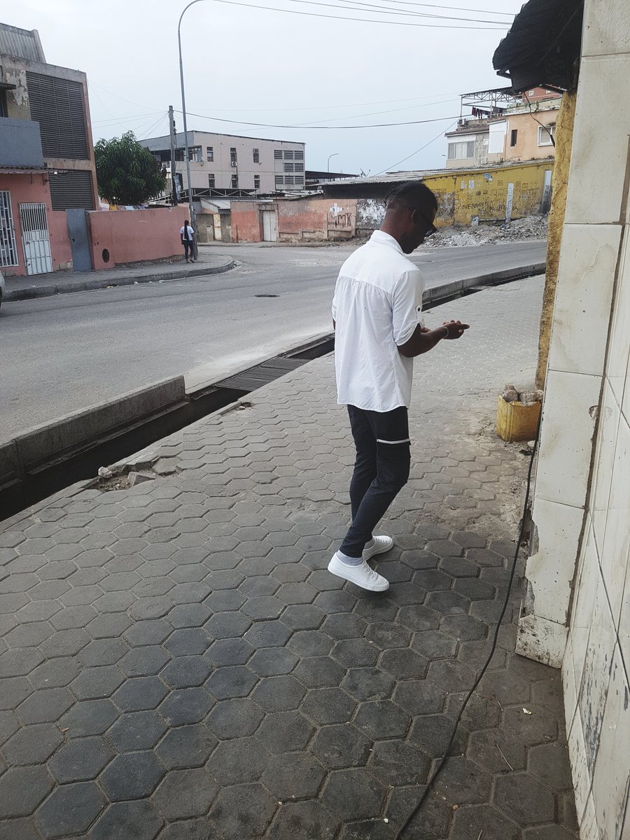 NetoFoxx tweet picture