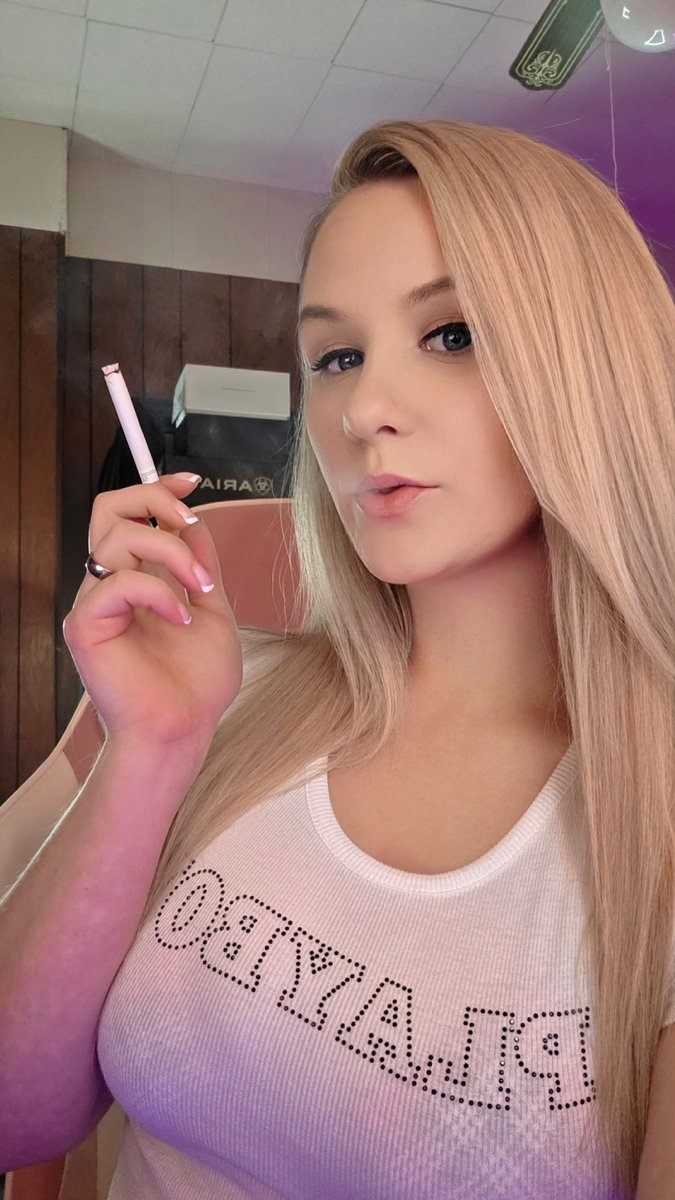 Xx_Camren_Xx's tweet photo. Money is my love language. Are you trying to communicate? #fiindom #goddess #throne #smoker #cigarettes #nicotinequeen https://t.co/qnIIS0dCoX