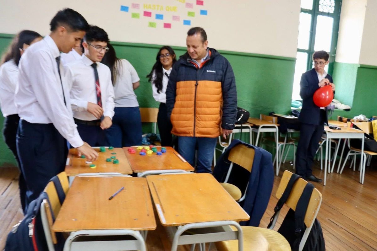 ColegioDeBoyaca's tweet photo. ✨ ¡Vivimos nuestra Muestra Académica Colboy 2025! ✨

Hoy, los grados 10° y 11° del Colegio de Boyacá compartieron el resultado de un año lleno de aprendizaje, creatividad y reflexión. 💡📚

🔬 Además, disfrutamos del Casino de Química, una experiencia divertida e innovadora. https://t.co/Psaugl5pdJ