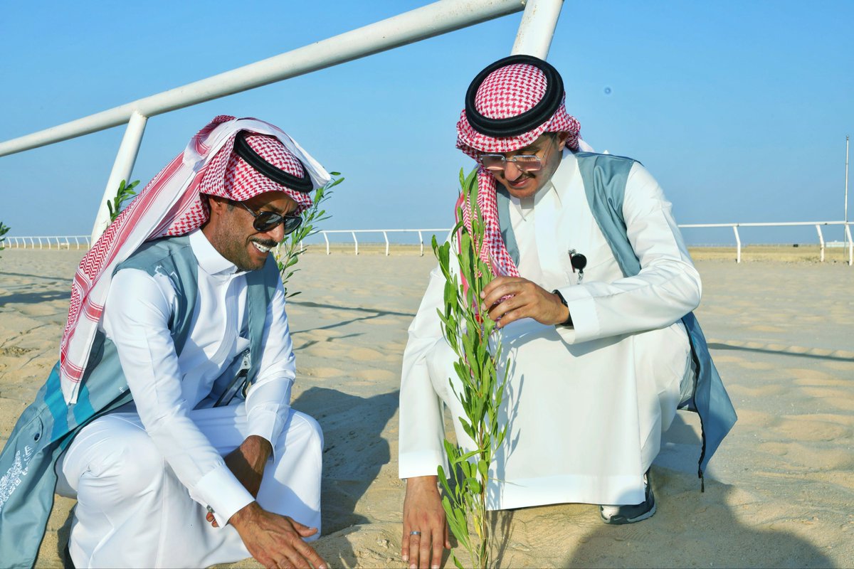 أقام ميدان فروسية حفر الباطن مبادرة تشجير، بالتعاون مع أمانة حفر الباطن و فريق بروين التطوعي، وبمساهمة مجتمعية من مشتل عاصمة الربيع،

تأتي هذه المبادرة تزامنًا مع #موسم_التشجير_الوطني2025 ، ودعمًا لمبادرات الاستدامة، والمساهمة في زيادة البقعة الخضراء وتعزيز الوعي البيئي 🌱.