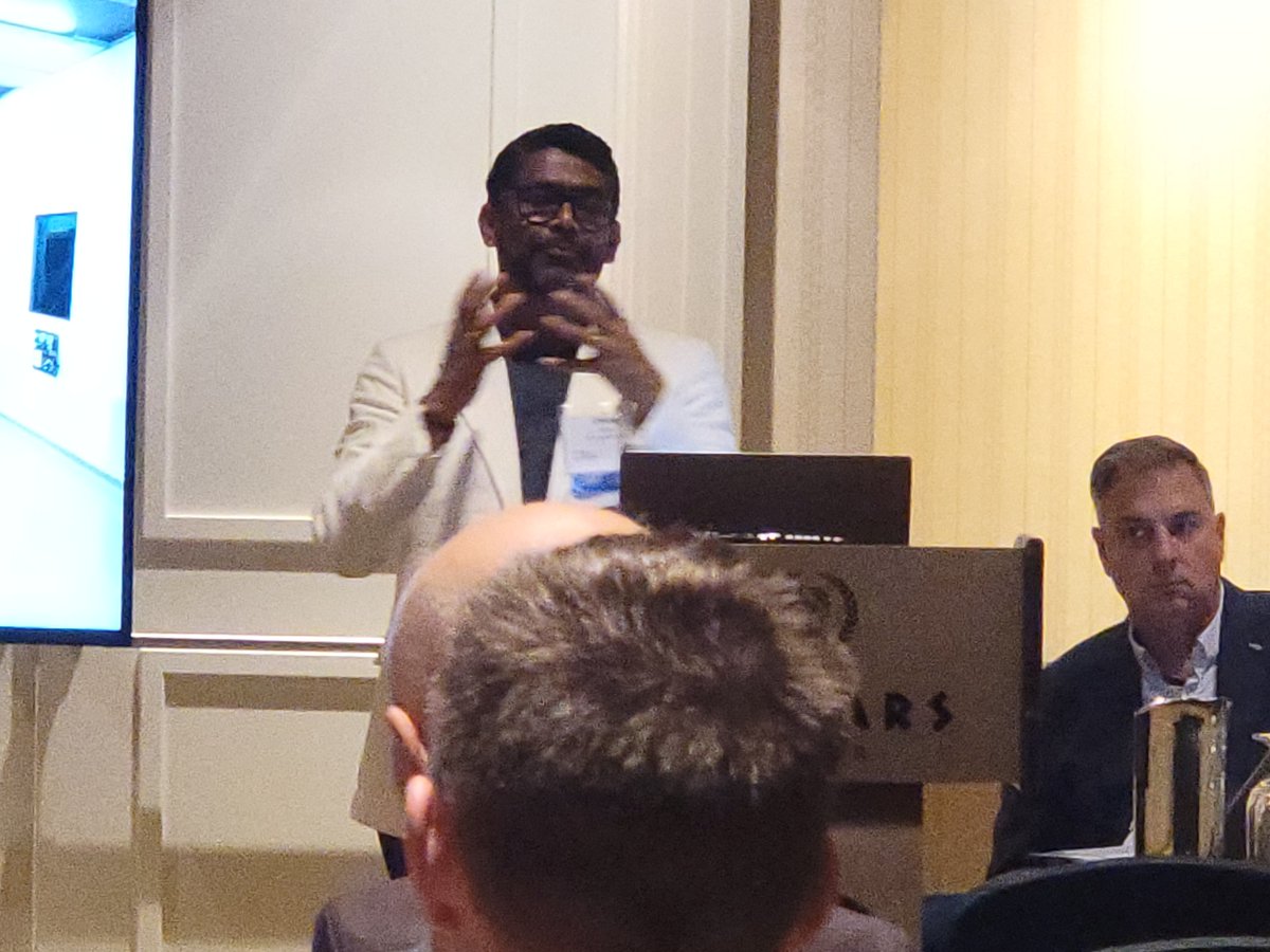 _investwe's tweet image. The afternoon at #WindsorEssex #EmergingTech2025 #MobilityTransformation conference and trade show was packed full with insight and innovation!
Attendees heard from keynote speaker Lisa Lortie of @Stellantis and @ROKAutomation&apos;s Cory Garlick and participated in another round of…