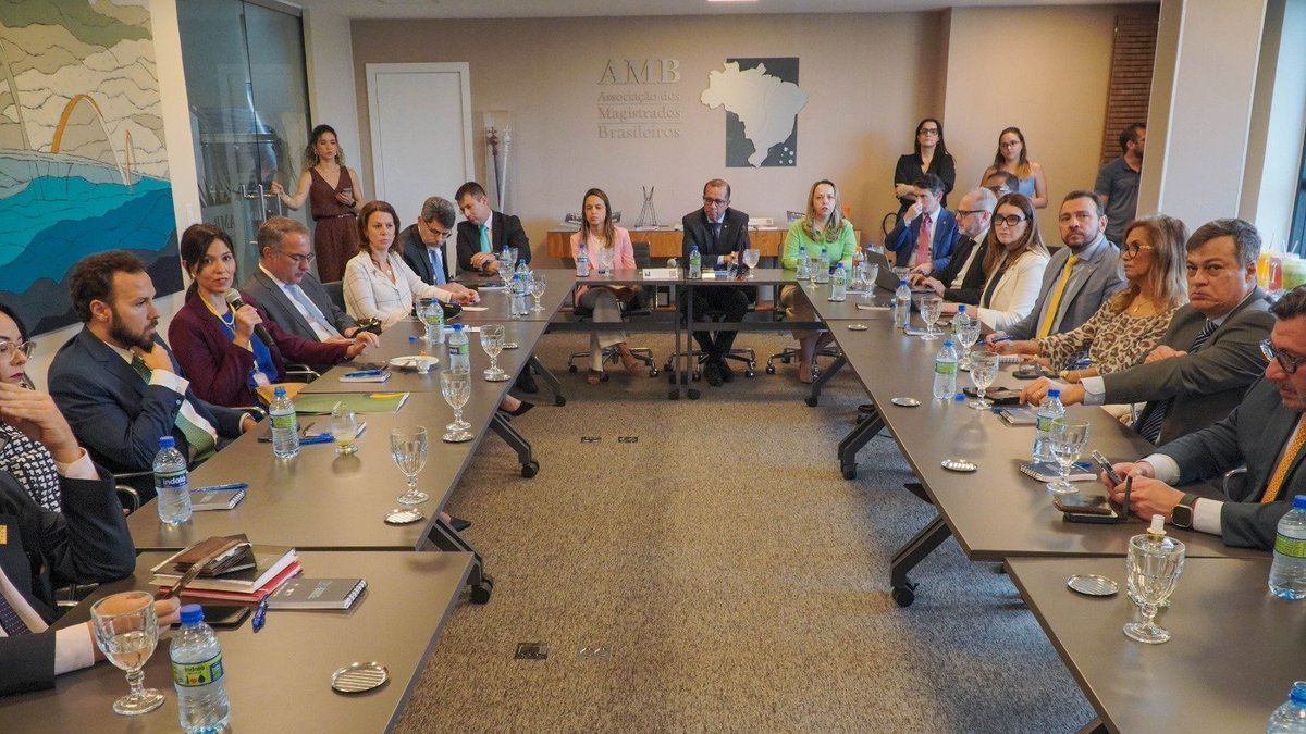 ANADEP_Brasil's tweet image. #DefensoriaSim #Frentas
@frentas_brasil e ANADEP defendem amplo debate sobre a reforma administrativa: tinyurl.com/mtjyzkp9