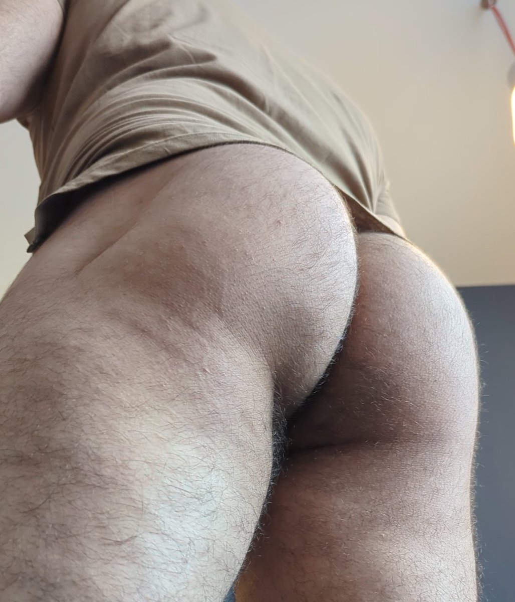 Rayan_Reigns's tweet photo. 🍑 My beautiful, hairy, sweaty ass needs a seat.  Is your face comfortable enough? 🤔

#Facesitting #FartDom #AlphaMale https://t.co/ClhKyfcl5o