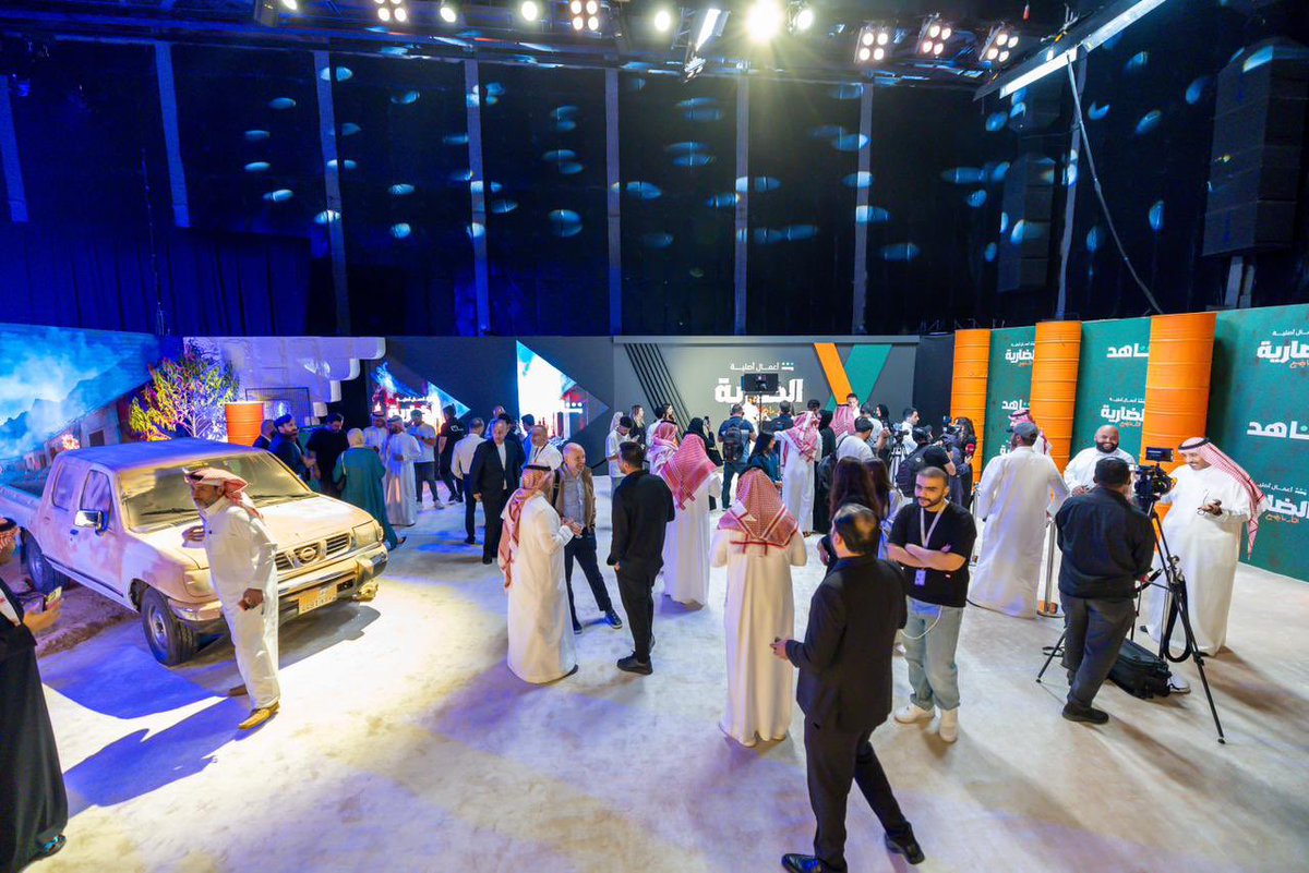 افتتح الرئيس التنفيذي لمجموعة #MBC، السيد مايك سنيسبي، العرض الخاص لمسلسل #الضارية، وهو عمل درامي جديد من إنتاج مشترك بين #Shahid و#استديوهات_MBC، وذلك في استديوهات المجموعة بحي النرجس في الرياض.
ويجسد هذا الحدث حرص مجموعة #MBC على تقديم أعمال درامية مميزة ورفيعة المستوى لجمهورها