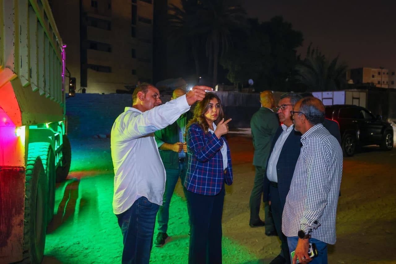 بوابة الوفد|وزيرة التنمية المحلية تتفقد المنطقة المحيطة بالمتحف المصرى الكبير لمتابعة جهود النظافة والتجميل والتشجير ورفع أي مخلفات 