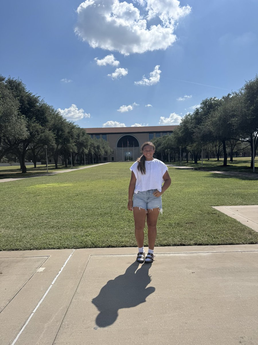 Thank you, Coach Saldivar and Coach Libby for awesome experience!!!!  I had a whole bunch of fun seeing the campus!!! Fun fact, Coach Libby is a big fan of Tom Petty and the Heartbreakers ⭐️🥎 #dearsoftball #2026recruit #texassoftball #dustem #CollegeSoftballRecruiting