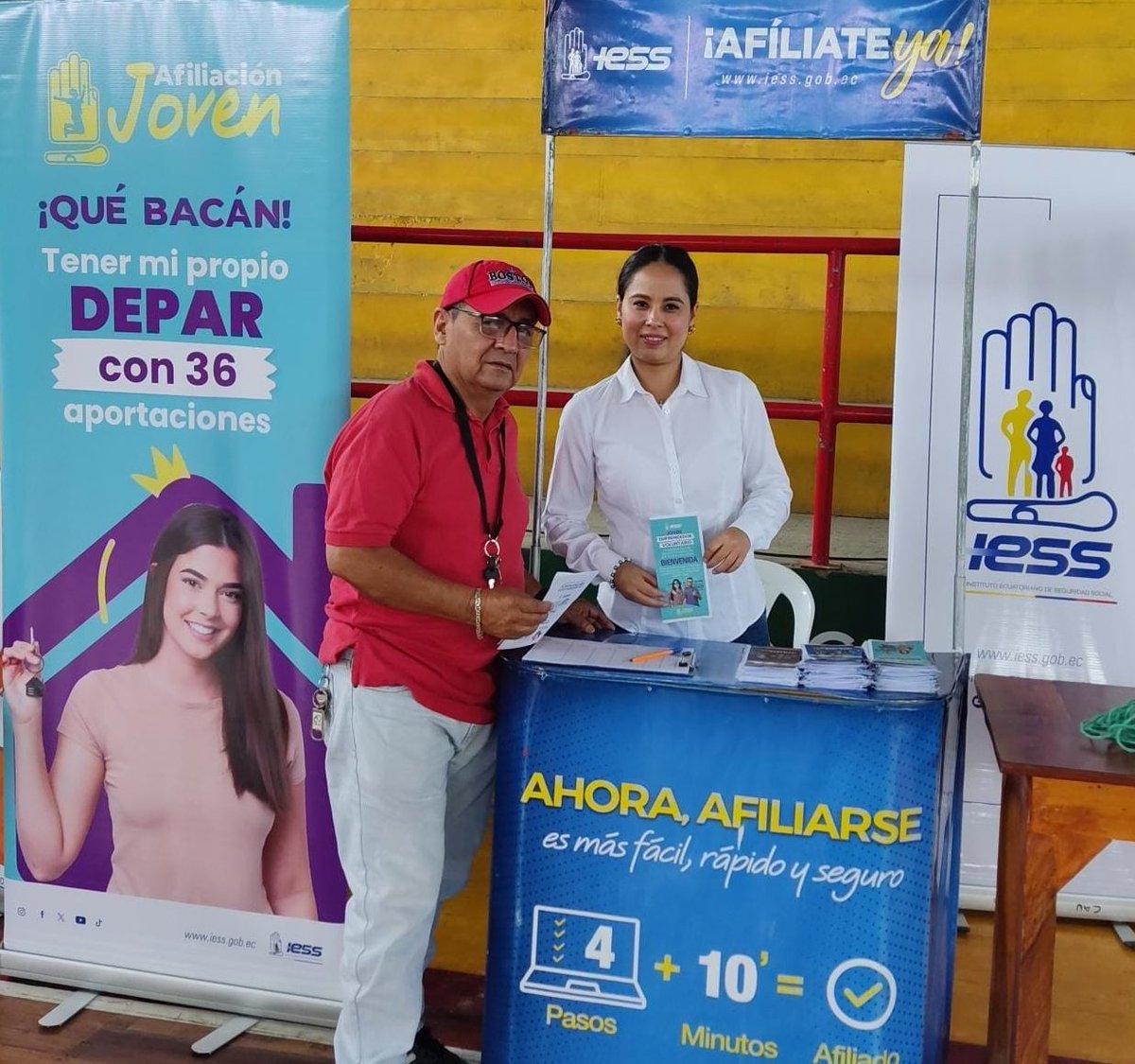 IESS_Manabi's tweet photo. #IESSnoPara | El equipo de Afiliación llegó a Chone con las Brigadas del Nuevo Ecuador. 🇪🇨

Los ciudadanos recibieron atención e información sobre:

👥Afiliación Joven, Independiente y Voluntaria
👷‍♀️Prestaciones y más beneficios

🤝 ¡Afíliate ya! https://t.co/daq45c9RcK