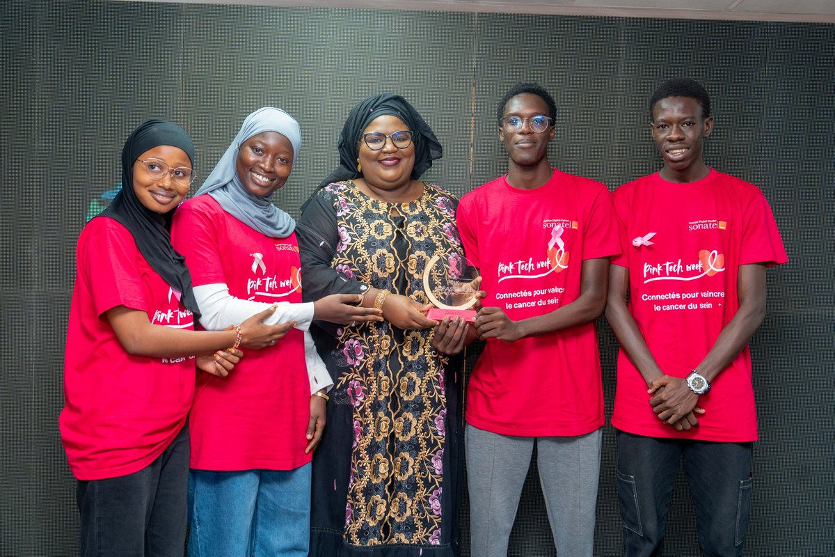 Cérémonie de remise des prix POESAM 2025 : une nouvelle édition pour célébrer l’entrepreneuriat social et l’impact positif.
Félicitations aux lauréats 
La soirée s’est conclue par la remise des prix du Pink’haton, en soutien à la prévention du cancer du sein.

#POESAM2025