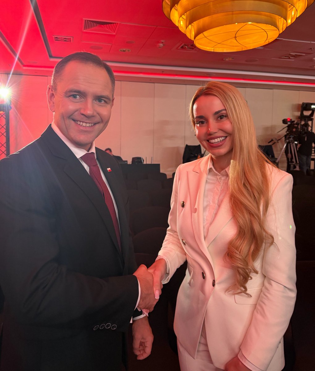 Marianna Schreiber (@mschreiberm) on Twitter photo Aaa! kolejne marzenie spełnione🤩🇵🇱💪
<a href="/NawrockiKn/">Karol Nawrocki</a> <a href="/wPolscepl/">wPolsce24 🇵🇱 #TuJestPolska</a> Aaa! kolejne marzenie spełnione🤩🇵🇱💪
<a href="/NawrockiKn/">Karol Nawrocki</a> <a href="/wPolscepl/">wPolsce24 🇵🇱 #TuJestPolska</a>