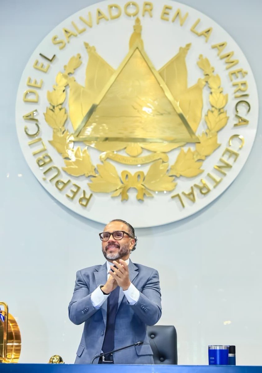 Aprobamos la prórroga del régimen de excepción.

El Salvador merece vivir en paz. 

No dejaremos que vuelva el pasado de dolor y sufrimiento a nuestro país. Ese es nuestro compromiso. 🇸🇻