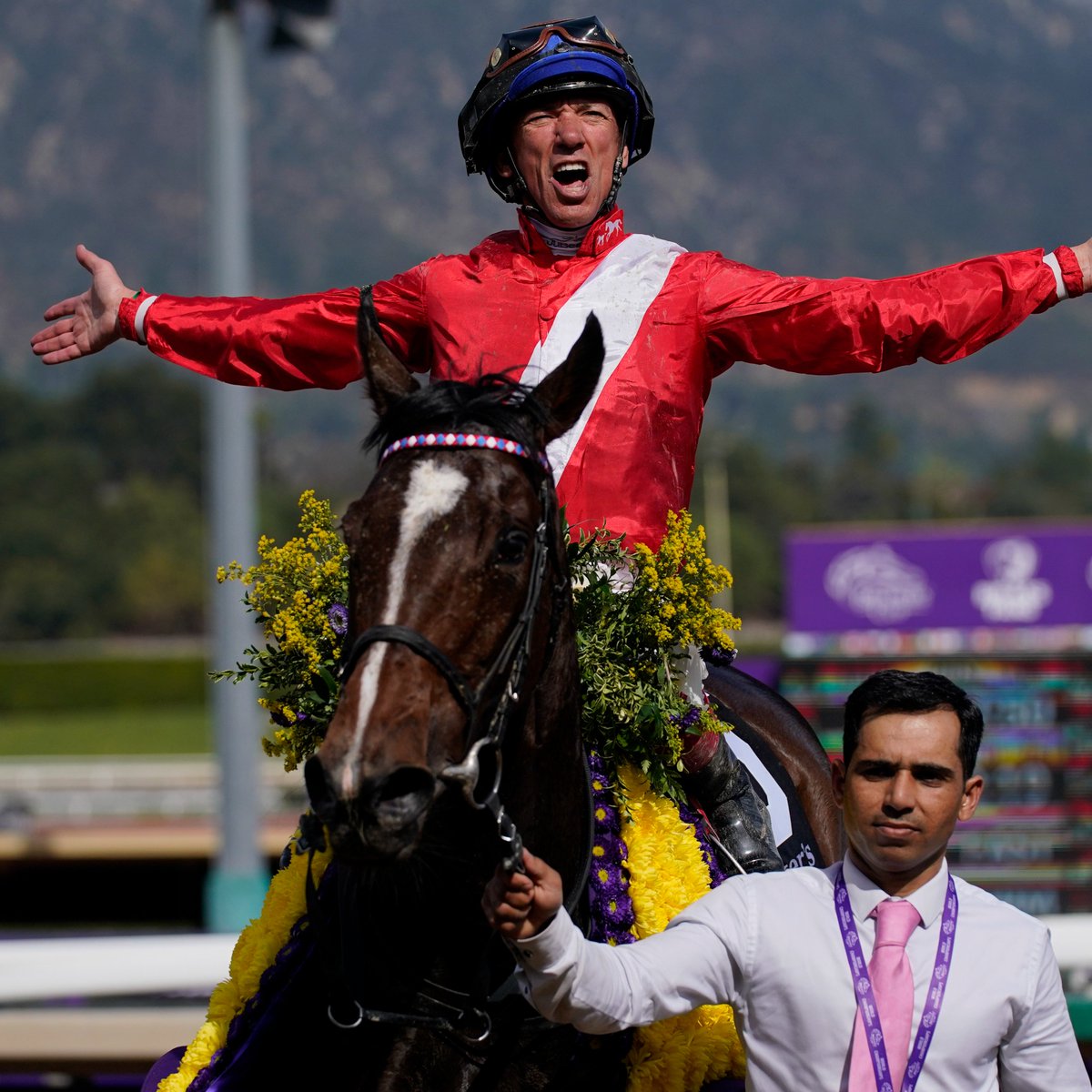 Breaking: Frankie Dettori will retire from race riding in the United States after the <a href="/BreedersCup/">Breeders' Cup</a> on Saturday!

The legendary 54-year-old jockey will end his career with a number of rides in South America before bringing the curtain down on his career.