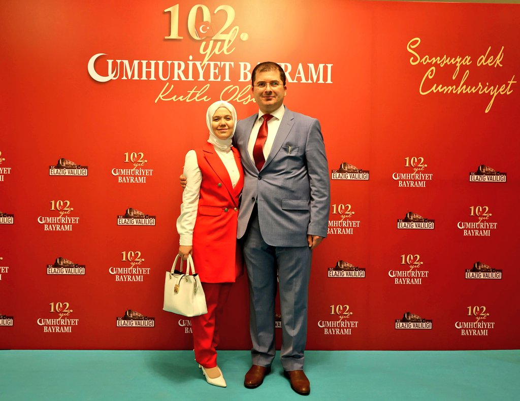 Sevgili eşim ile birlikte Sayın Valimizin davetlisi olarak Cumhuriyet Bayramı resepsiyonuna katıldık.
#SonsuzaDekCumhuriyet