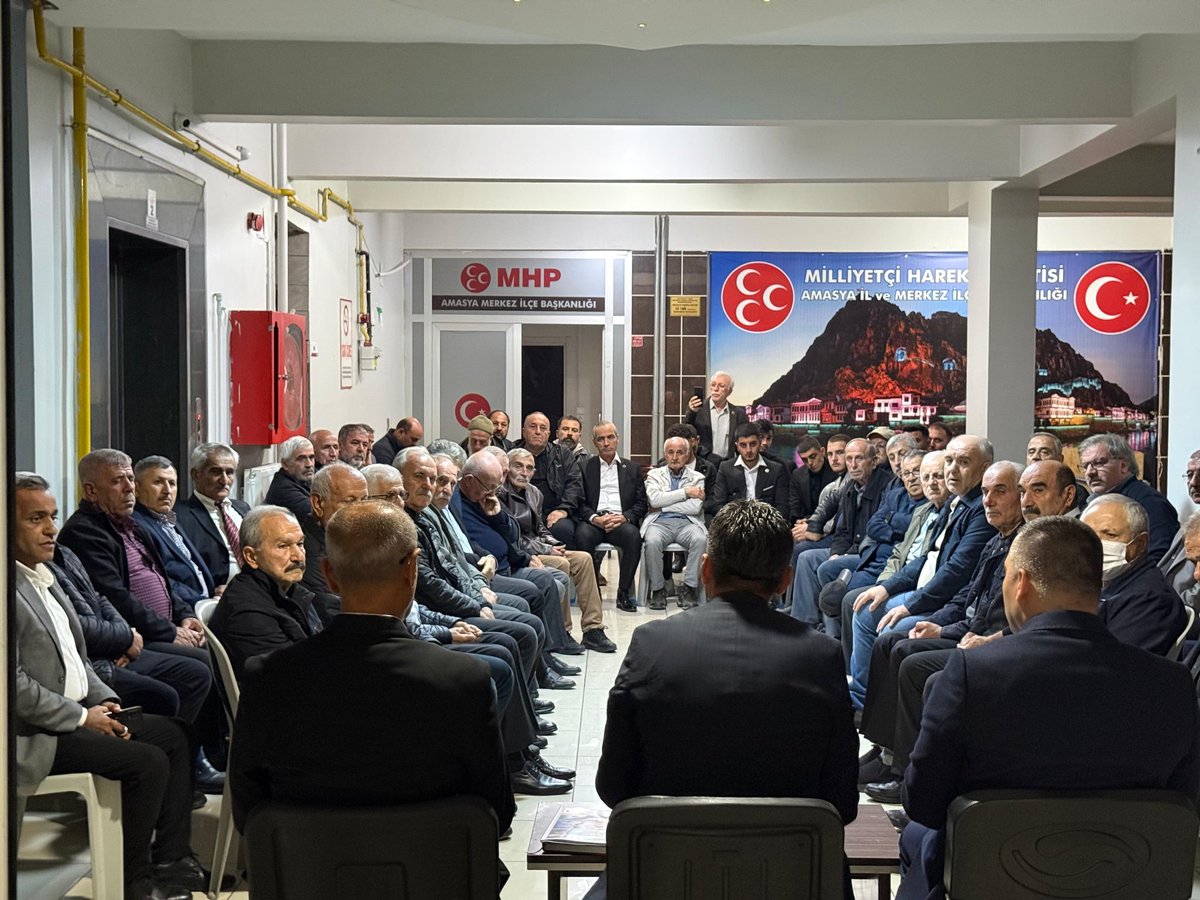 Ülkü Ocakları Amasya İl Başkanlığı Olarak İl Başkanımız Ömer SONKAYA ve MHP İl Başkanımız Mustafa AKGÜL ve yönetimi, dava arkadaşlarımız ile birlikte "Derdin Derdimiz Komşum" temalı çalışmalarımız kapsamında hasbihal edilmiştir.
Dava Şuuru , Yaşla Değil, Yürekle Taşınır..🇹🇷