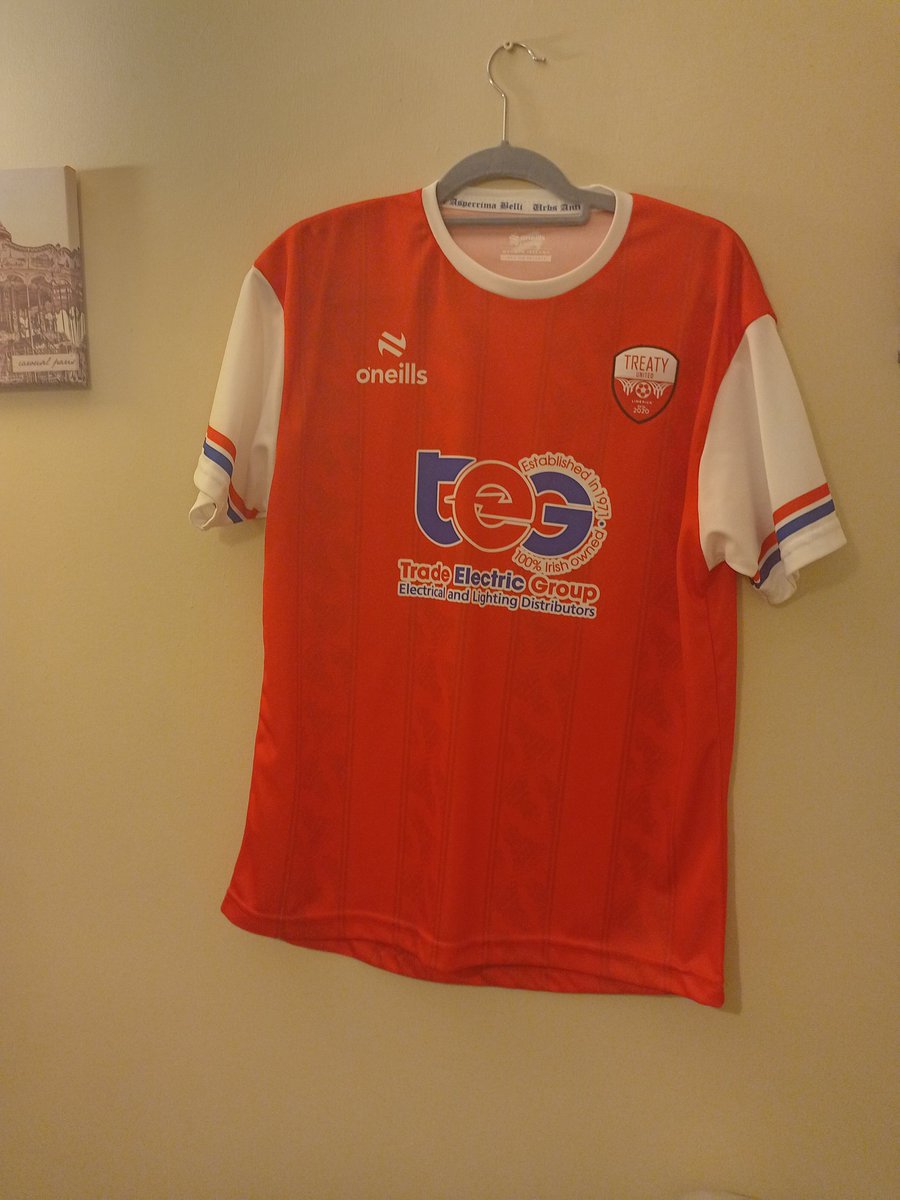 Magnificent result last night in the playoffs for Treaty United, a final awaits against Bray Wanderers on Sunday in Athlone. 
Here are the current Home and away shirts 👌