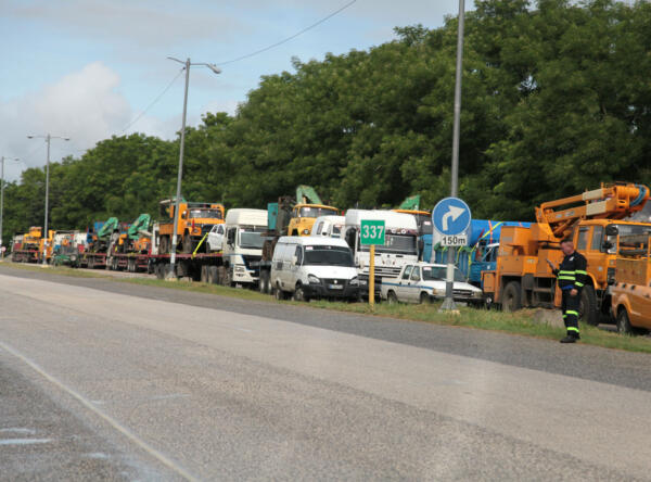 Un contingente de 70 trabajadores eléctricos de #SanctiSpíritusEnMarcha partió para el oriente del país, para trabajar en la recuperación de los daños ocasionados por el huracán Melissa.