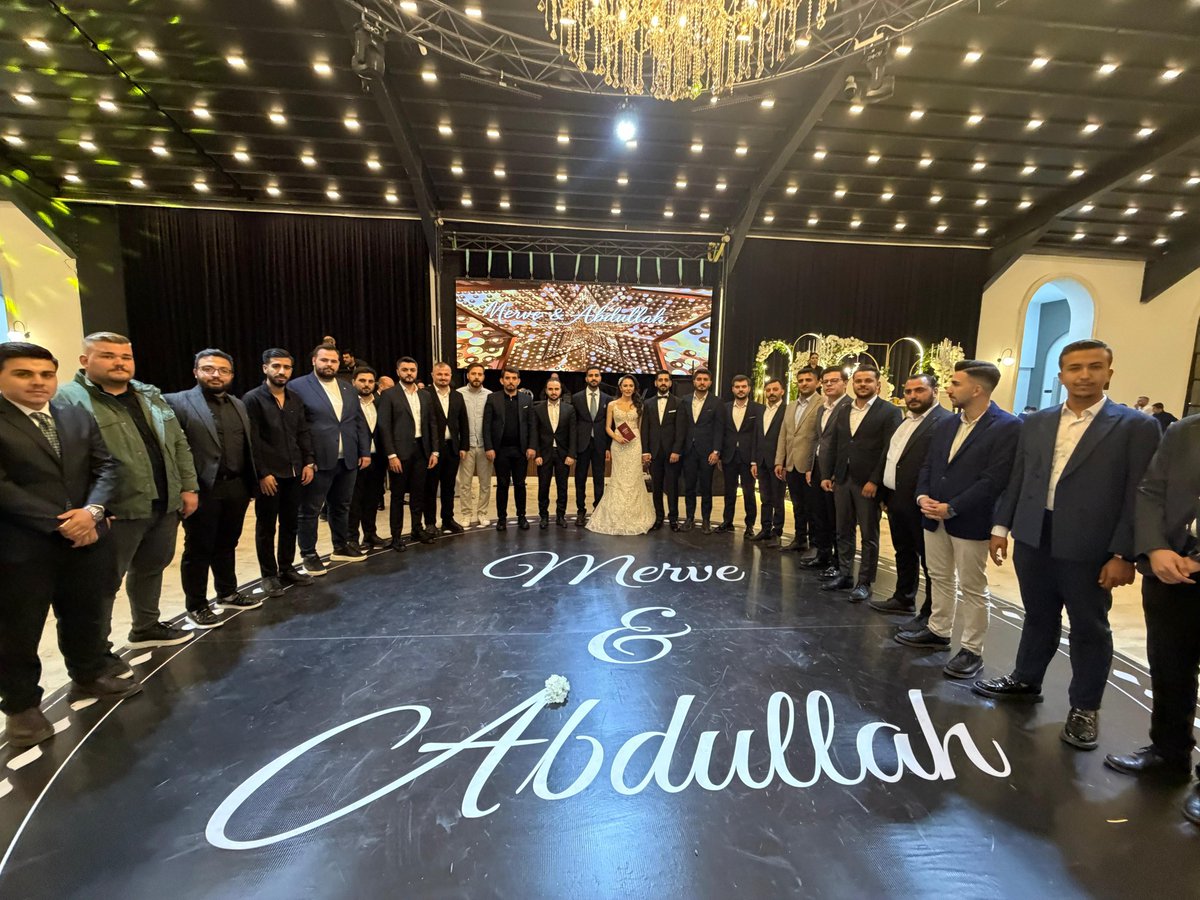 akgenclikkmaras's tweet photo. İl Gençlik Kolları Başkanvekilimiz ve yönetim kurulu üyelerimizle birlikte, Önceki dönem İl Gençlik Kolları Başkan yardımcımız Dulkadiroğlu Belediyesi Meclis Üyemiz Abdullah Uysal ve Merve Kahya hanımefendi'nin düğün merasimine katılarak bu mutlu günlerinde yanlarında olduk. https://t.co/9DFWOiRcX3