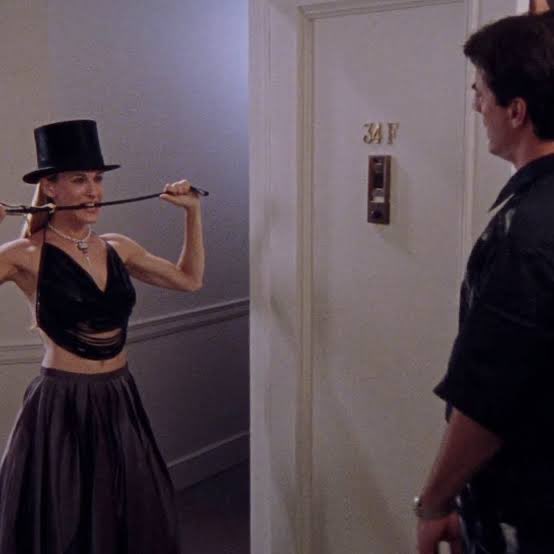 She’s kinda the real life Carrie Bradshaw if you think about it (complimentary) #RHOSLC