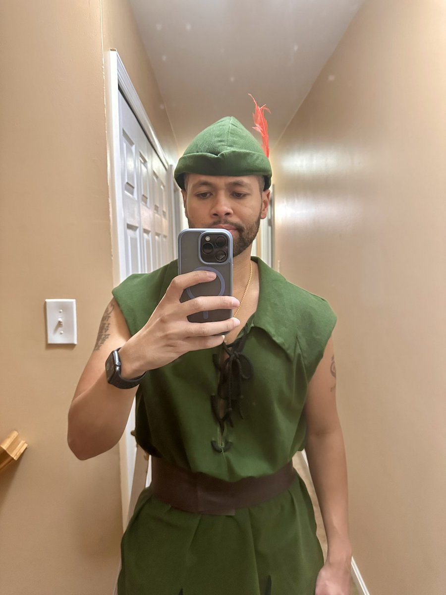TCaatah's tweet photo. Costume #1 https://t.co/bfjNwbxzyx