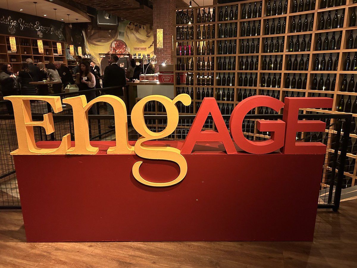 House_Works's tweet image. Congratulations to Hebrew SeniorLife on a truly incredible event — EngAGE: Rethink Aging! 
The energy in the room was electric, the entertainment was fantastic, and the evening’s celebration was inspiring and heartfelt. 
#HouseWorks #HebrewSeniorLife #EngAGE #RethinkAging