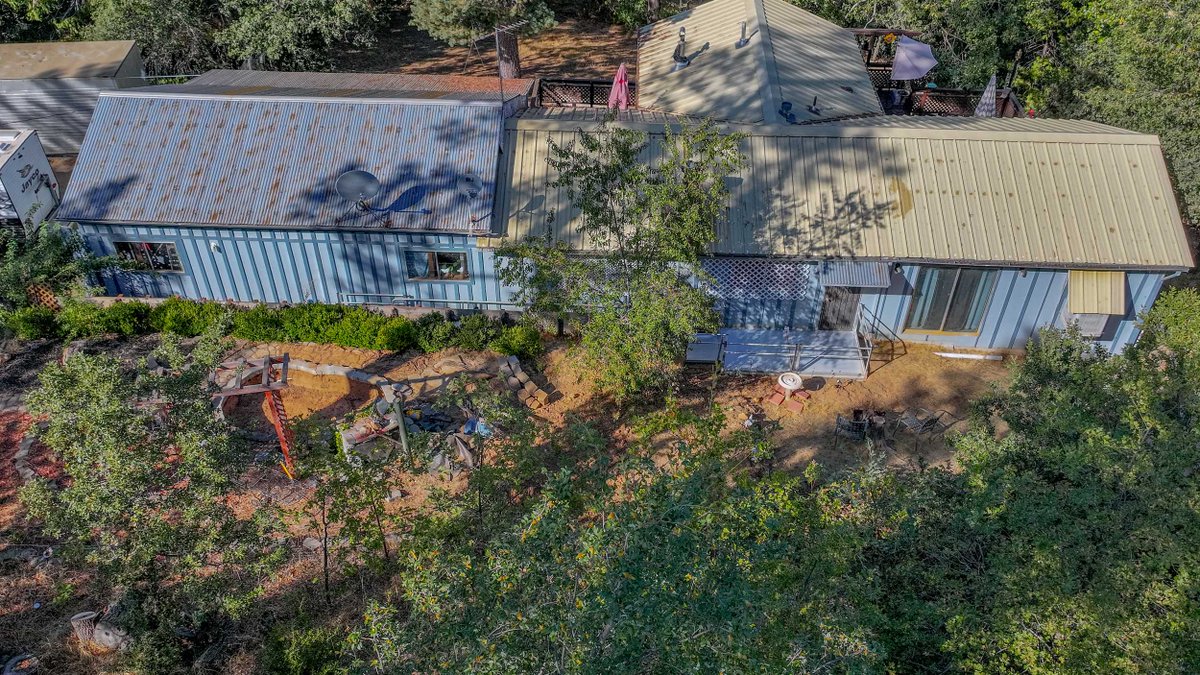 tdbad's tweet photo. Dreaming of a peaceful escape? Welcome to 10038 Holtzel Rd, Coulterville! This unique property offers TWO homes on one lot—perfect for multigenerational living or rental https://t.co/DN0EPYlDJV

#CountryLiving #ADU #CoultervilleHomes #EscapeTheCity #MiniRanch #ForSale https://t.co/XZe210GODL