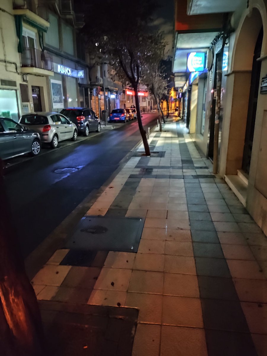 🌑🌑🔦  'La ruta de la oscuridad de Sara Hernández' simultánea‼️: calle Empedrada, plaza Carretas, calle Galicia y calle Villaverde.

¡Calles a oscuras, calles inseguras!