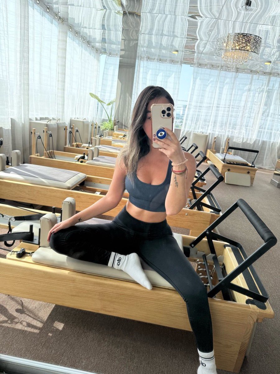 Me convertí en la mujer que va a pilates a las 10 am. 
Soy afortunada. ✨