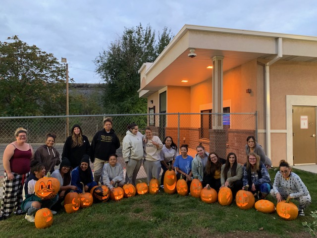 👻More Pumpkins for a Purpose! 🎃

Following up on the seasonal cheer, the residents at Orange Street Community Correctional Center also got involved in carving and giving back!

Shout out to Richard Carlow and Todd Hinds for their help on this! 🧡🤝

  #TransformingLives #UDC