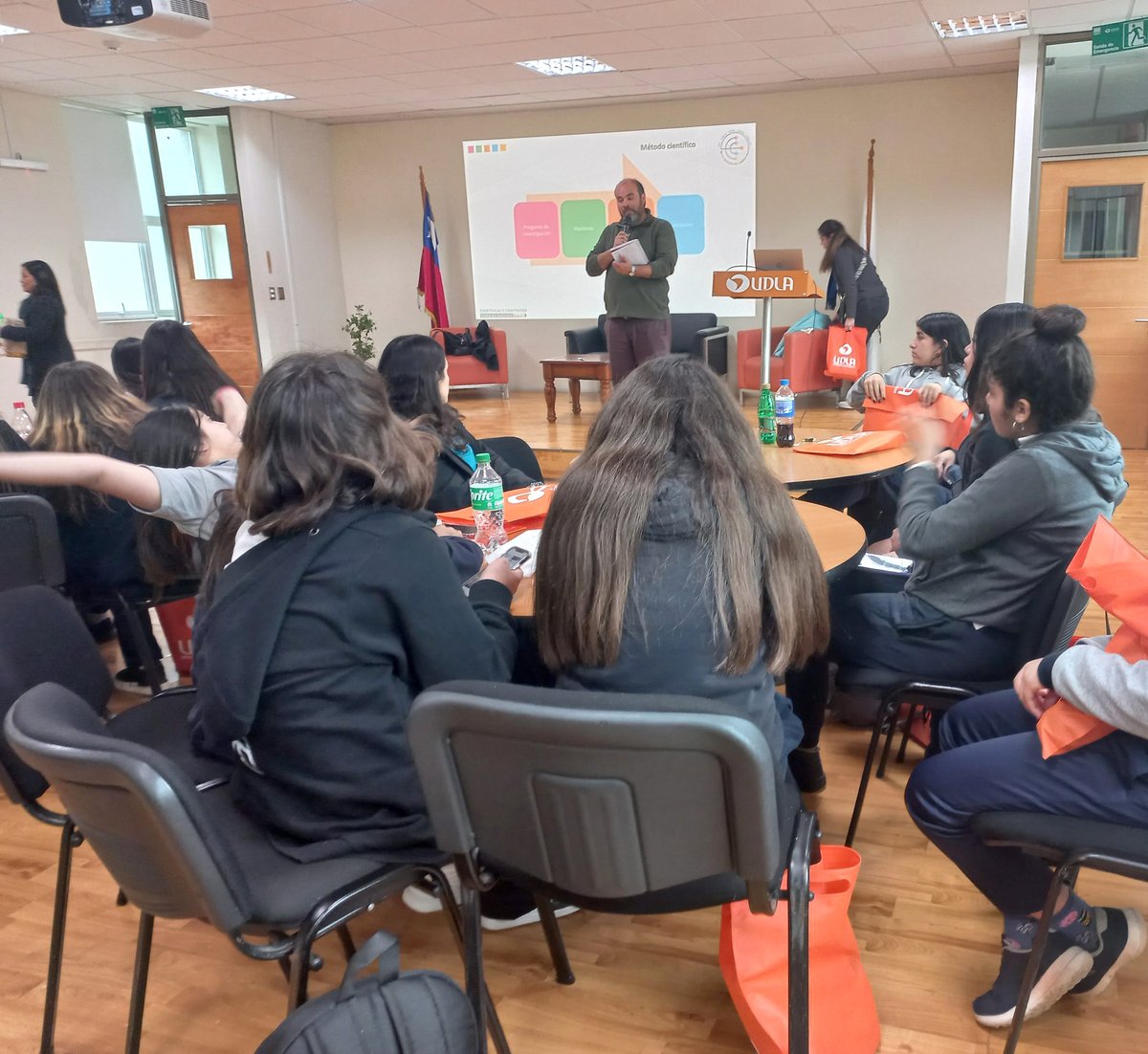 Gracias al convenio de colaboración con la <a href="/DPPPetorca/">Delegación Presidencial Provincial de Petorca</a> y la <a href="/MuniPetorca/">Municipalidad de Petorca</a>, mantenemos un vínculo permanente para desarrollar espacios de cooperación e impulsar actividades que contribuyan al bienestar de los habitantes de la provincia, la comuna y la comunidad UDLA (2/2)