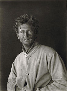 #OnThisDay in 1975, Sir Charles Seymour Wright, KCB, OBE, MC, Canadian physicist &amp; polar explorer, died aged 88. This year, in 2025, marks 50 years since his death.

Born and educated in Canada, Wright went on to win a scholarship for postgraduate study in Gonville and Caius