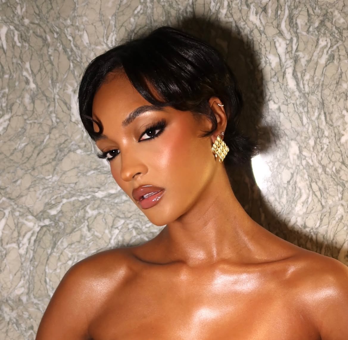 _watchsunrise's tweet photo. Danessa Myricks 
Painted by Esther 
Makeup by Chelsea 
Lake Sanu 
Pat McGrath 
Giselle Ali 
Thembi Mkandla 
Dee Carrion 
Joy Adenuga
Akil McCoy 
Naezrah 

 I love black MUAS with all my heart!!!💞 https://t.co/bORGa6MKjc