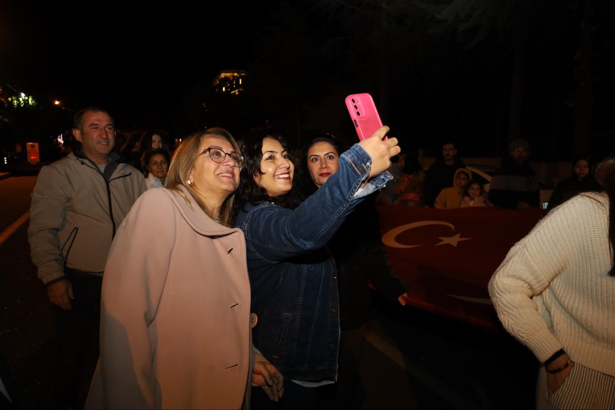 Cumhuriyetimizin 102. yılı coşkusunu, Avanos’un meydanlarında yürek yüreğe, omuz omuza yaşadık! 🇹🇷

Avanos Belediye Başkanımız Mustafa Kenan Sarıtaş, Avanos Kaymakamımız Osman Bilici, İl Genel Meclisi Üyemiz Murat Öztürk, Milliyetçi Hareket Partisi Avanos İlçe Başkanımız