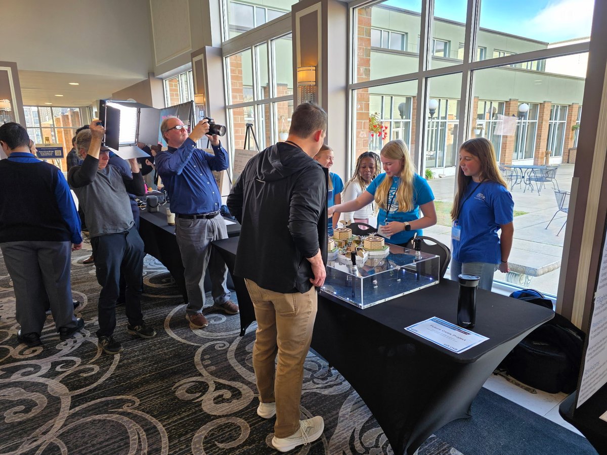 WSA_Saratoga's tweet image. Our Amazing students reppin’ the @STEMForward #FutureCity experience at the #sySTEMnow Conference today. 🏆 

So proud of our leaders as they navigate this wonderful journey 🗺️