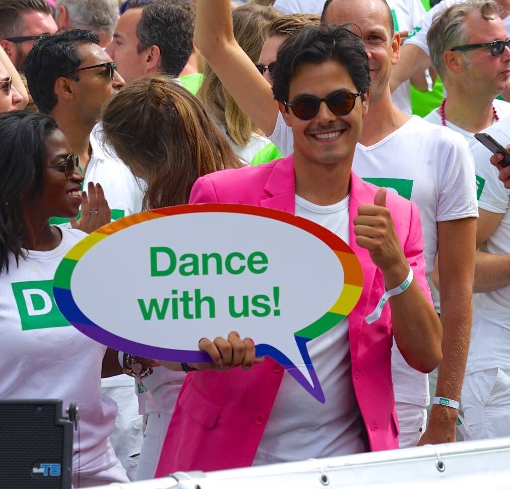 yunuserdolen's tweet image. Hollanda'da çıkış anketlerine göre seçimin galibi İsrail yanlısı Dilan Yeşilgöz veya aşırı sağcı Geert Wilders değil; Filistin'e yakın sosyal liberal D66'nin 35 yaşındaki lideri Rob Jetten.
Jetten, ülkenin en genç ve ilk eşcinsel başbakanı olabilir. 
Genç ve yetenekli bir isim.