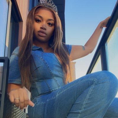 NeyaaGraham's tweet photo. #NewProfilePic https://t.co/cVBgeFRjUL