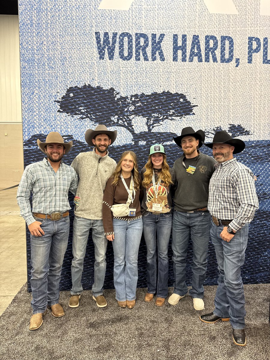 BGHSFFA's tweet photo. We made it the 98th National FFA Convention and Expo in Indianapolis! https://t.co/1utgUjIJ7K