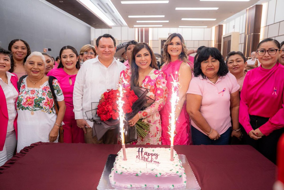 huachodiazmena's tweet photo. Feliz cumpleaños, Wendy ❤️

Agradezco a Dios por tu vida. Gracias por estar siempre a mi lado y por la hermosa familia que hemos construido juntos.

Huachito, Juli y yo te amamos con todo el corazón. Hoy y siempre. 
De las lunas la de Octubre es más hermosa 🎼🎉🎂 ... https://t.co/OOmR3JwxU9