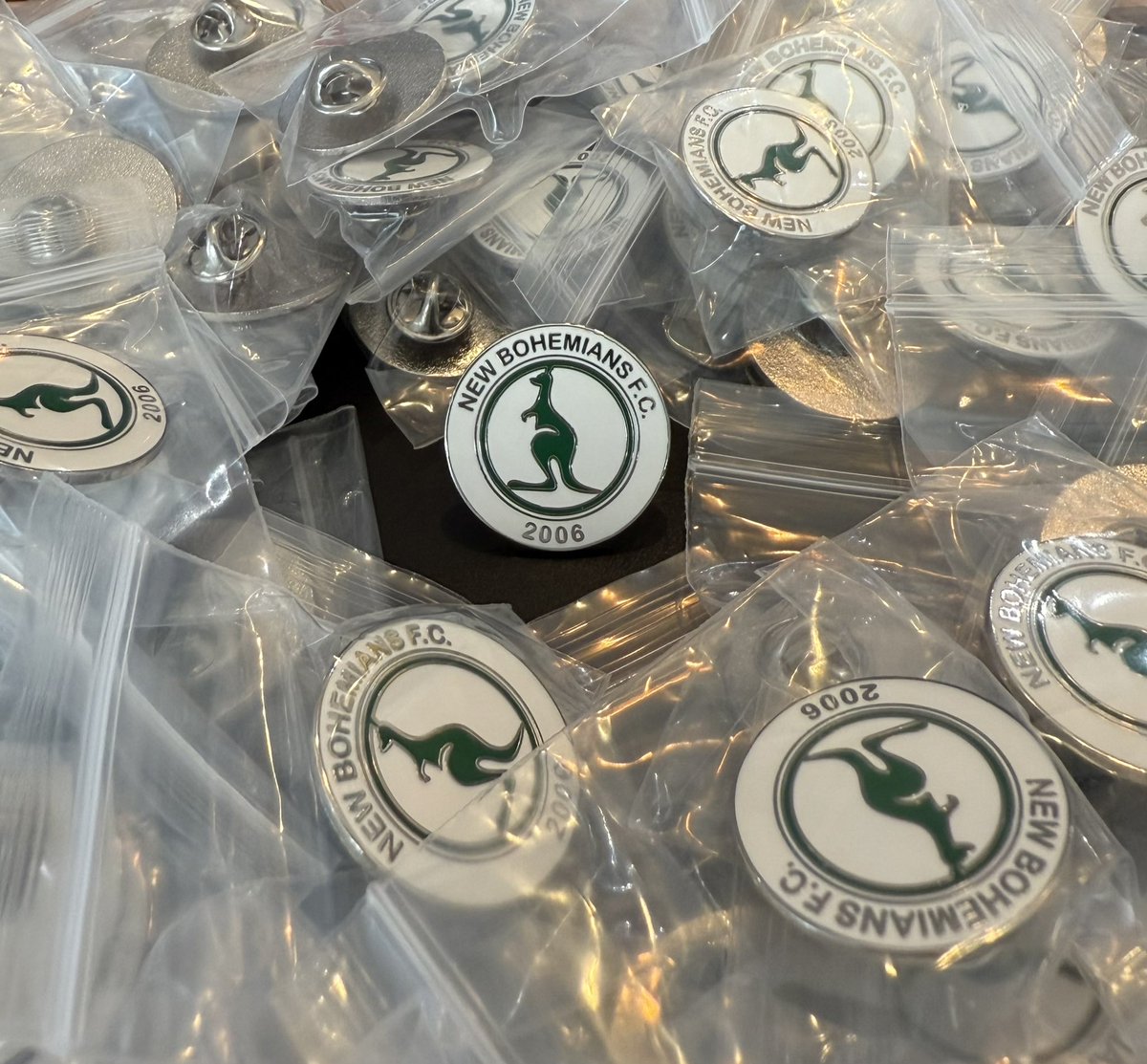 100 badge re-order supplied for <a href="/NewBohemiansFC/">New Bohemians F.C.</a> 🙌🏻🤩

Thanks again guys 😁🙏🏻🦍⚽️👍🏻