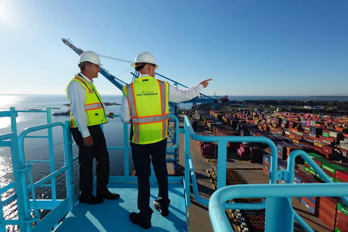 Colliers_AL's tweet image. Mobile Port, APM Terminals launch $131M expansion to add a third berth. The added berth will allow for handling three ultra-large container vessels at the same time.    buff.ly/EKXFNme | via @BusinessAlabama  #mobileal #portofmobile