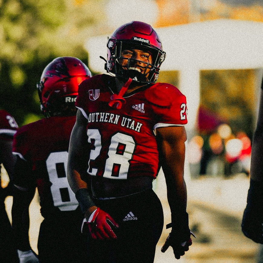 Southern Utah RB 𝐉𝐨𝐬𝐡 𝐃𝐲𝐞 might be the most SLEPT-ON running back in the COUNTRY.

A red-shirt sophomore sitting 3rd nationally in rushing (1,166 yds, 18 TDs, 7.0 YPC), and his story is just getting started. 

A thread. 🧵