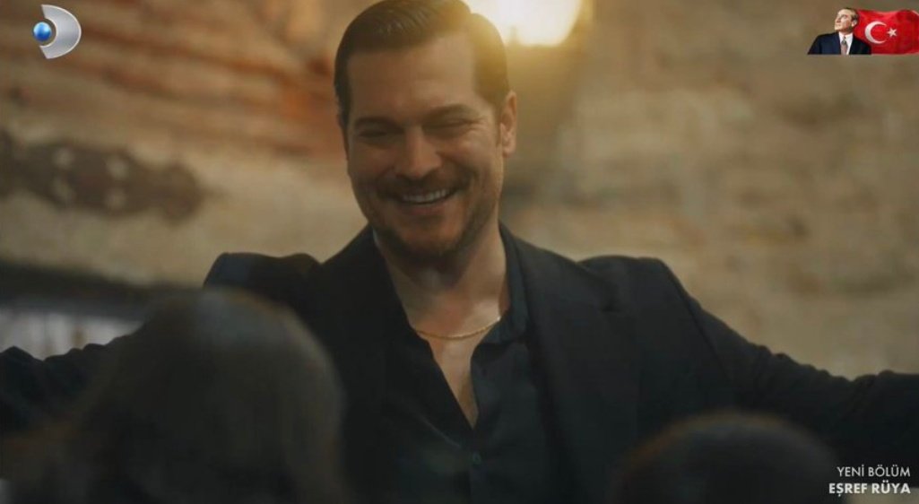 وراء طفولة قاسية و حب لم يرى الشمس و عالم مليان جرائم و عقد بيختفي رجل فيه يحب و فيه يكون حنون و فيه يكون زوج و أب مثالي ♥️ الشخصية الي تحبها و تكرهها تلومها و تشفق عليها...افضل شخصية بالموسم و بكل المواسم 

#EşrefRüya