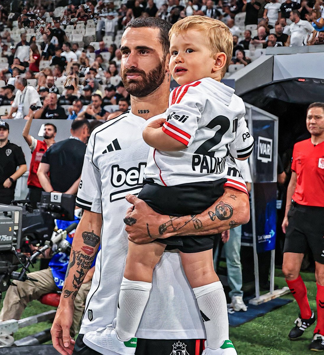 Rafayı benimsemeyen bizden uzak olsun, biz Rafa ile mutluyuz #RafaSilvaKırmızıÇizgimizdir